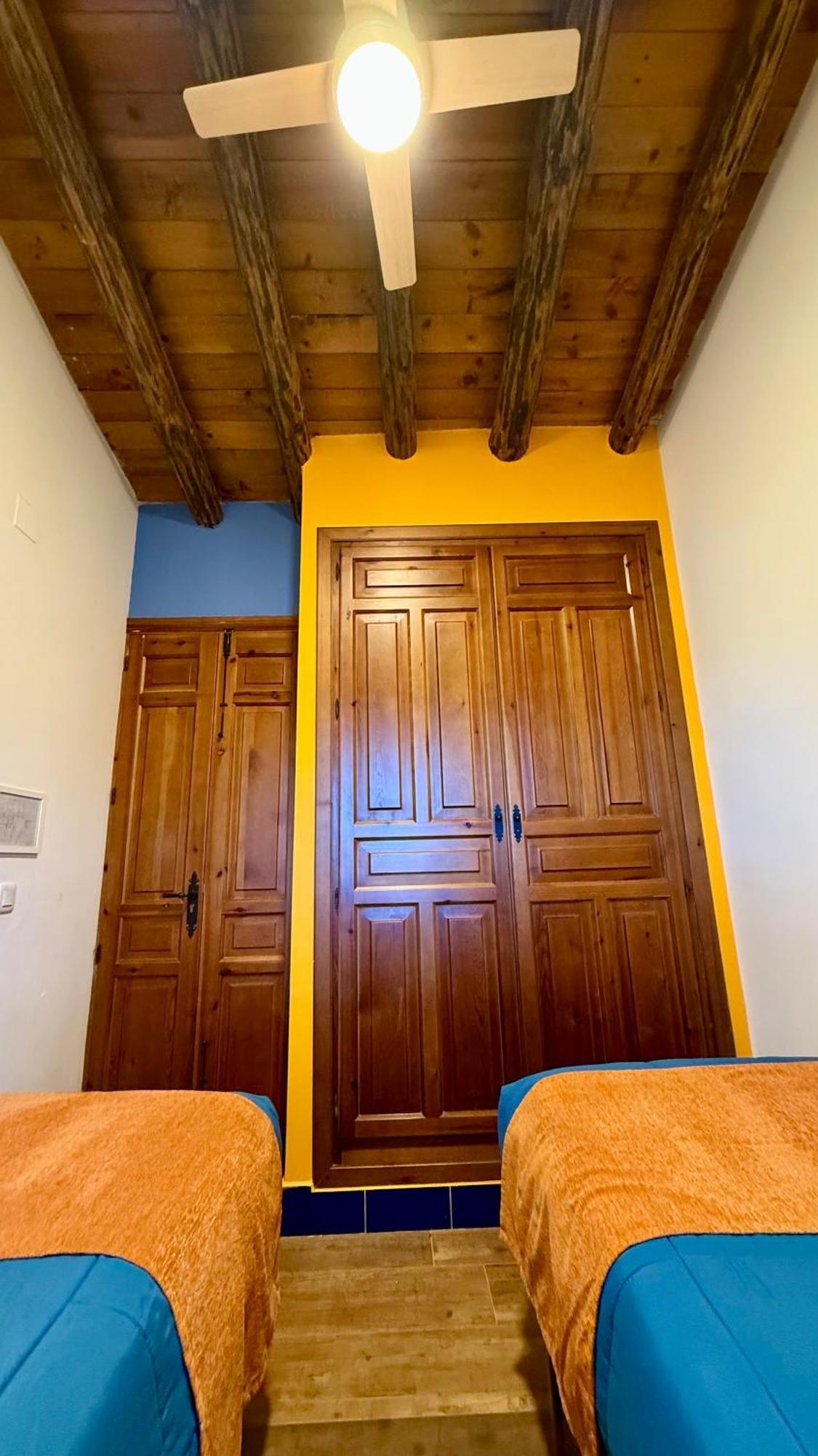 Sierra De Aguafria. El Robledillo Country house *